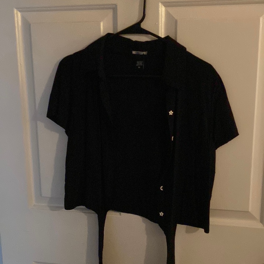Hot Topic Crop Shirt